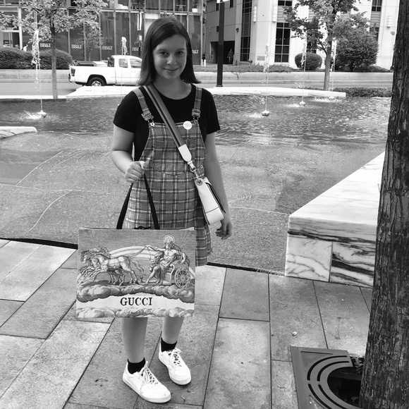 ✨Welcome to my Closet✨ - Picture 11 of 16